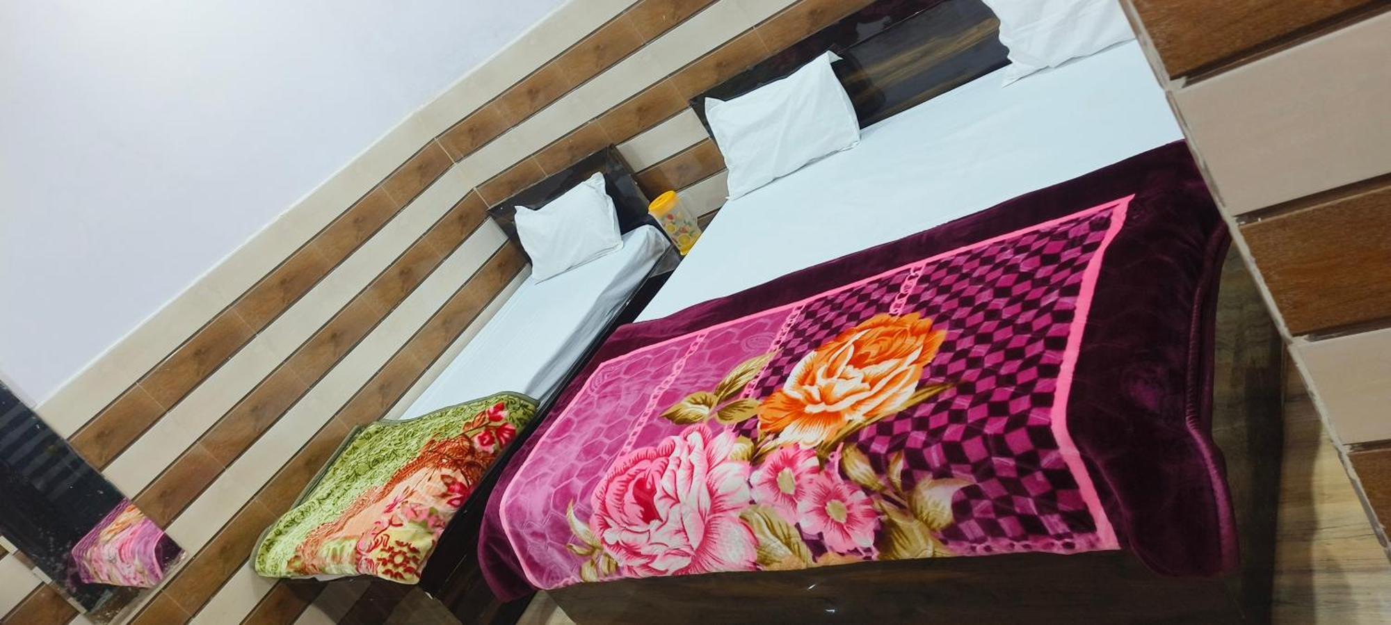 K.D.Dham Near Prem Mandir1 호텔 Vrindāvan 외부 사진