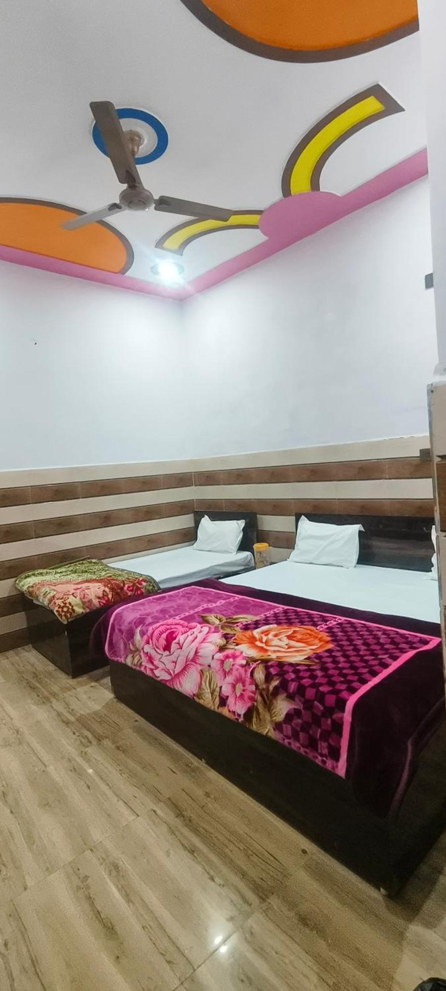 K.D.Dham Near Prem Mandir1 호텔 Vrindāvan 외부 사진